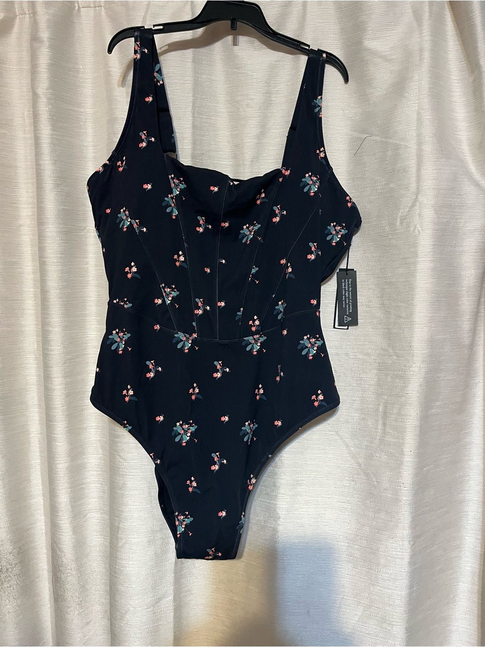 TA3 3X RL seamed Squarely in hard to find Primrose Print!